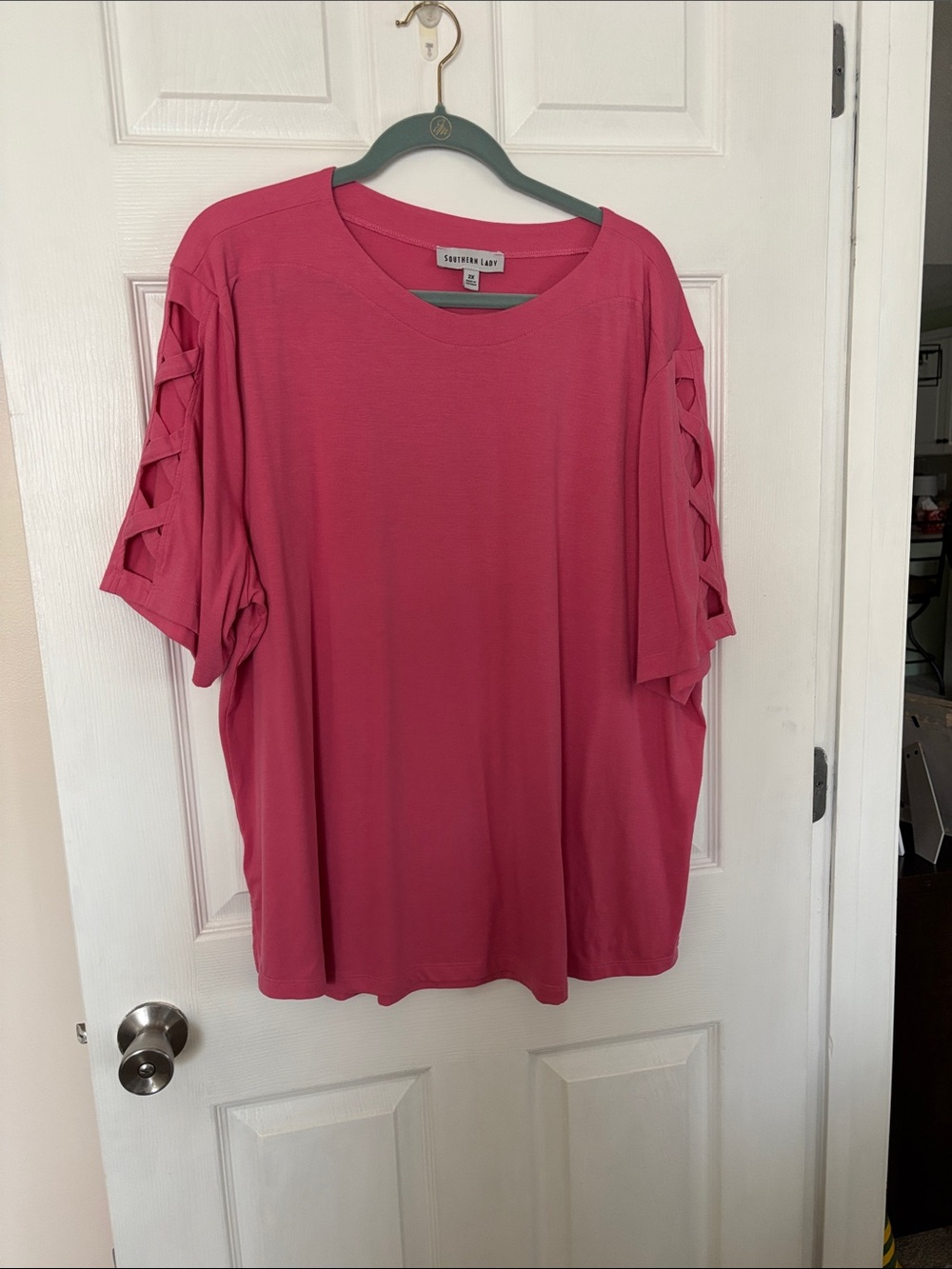 Southern Lady Rose Pink Lattice-Sleeve Short Sleeve Tee